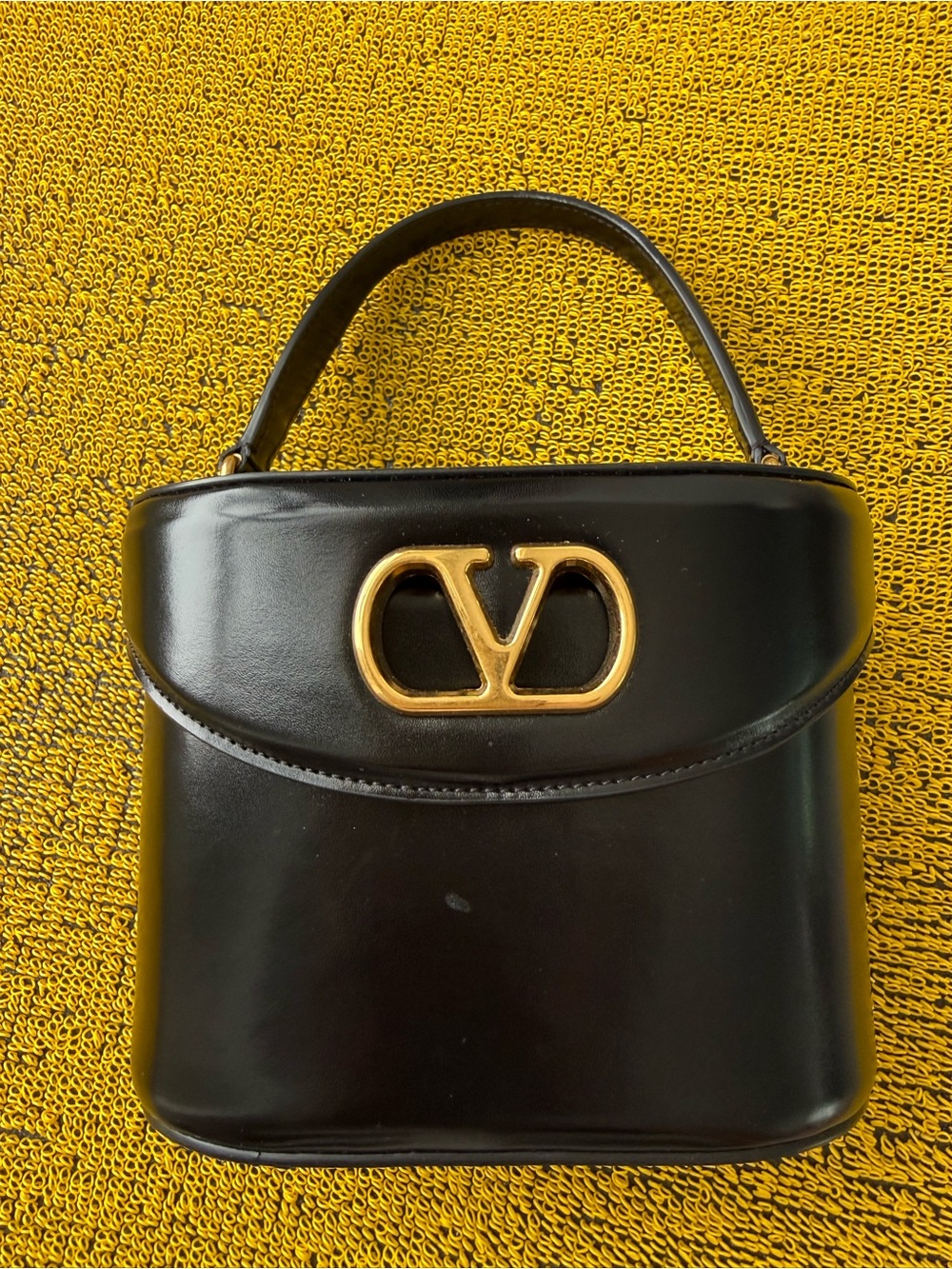 Valentino Garavani Vain VLogo Convertible Leather Vanity Bucket Bag
